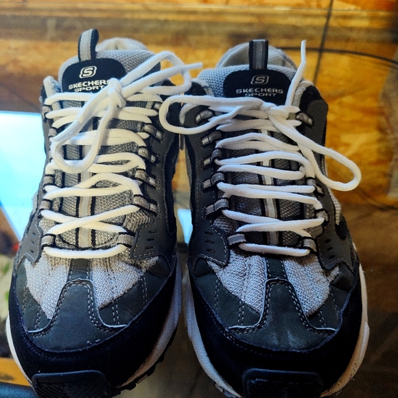 Skechers - Picture 3 of 4